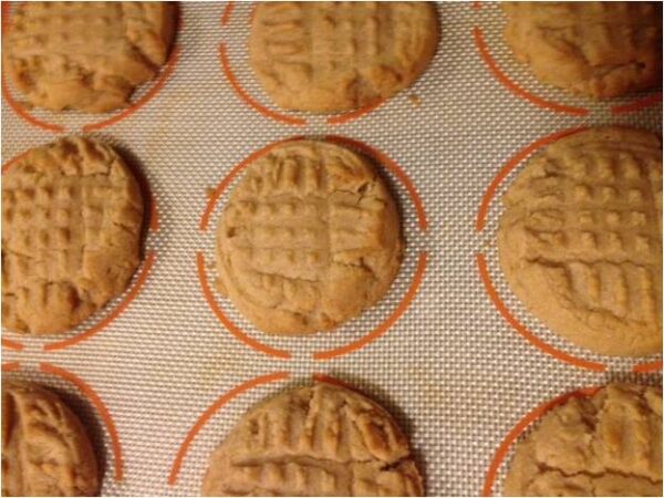 PEANUT BUTTER COOKIES WITH LARD