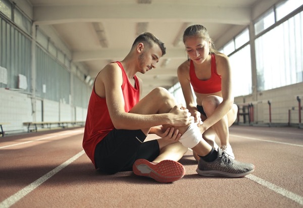 COMMON SPORTS INJURIES AND HOW TO PREVENT THEM